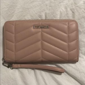Steve Madden Wristlet
